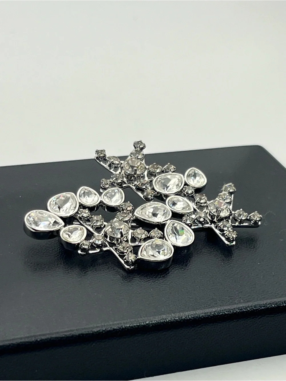 Swarovski Swan Bailee Three Star brooch pin silver tone celestial clear stones